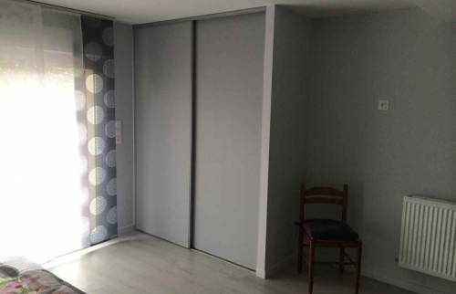 Décoration d'une chambre fonctionnelle à Caen