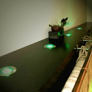 Aménagement d'un espace nuit - Spots intégrés dans la tête de lit