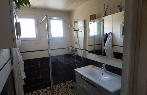 Vue d'ensemble de la salle de bain