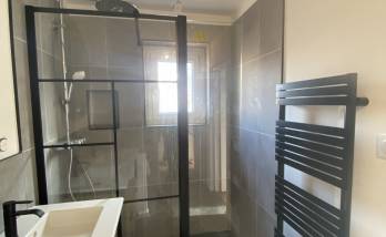 Création d'une salle de douche attenante à la chambre parentale