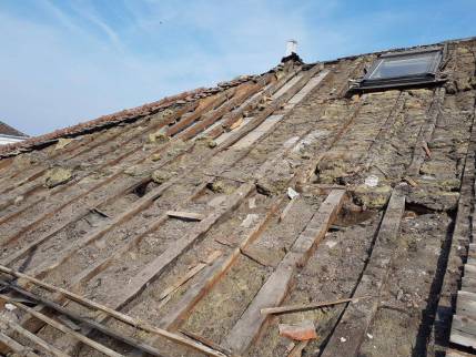 Toit sans revêtement avant travaux d'isolation thermique extérieure - Brie-Comte-Robert 77170