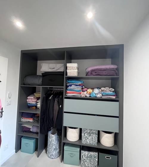 Dressing sur mesure - maçon 73, plaquiste 73, menuisier 73, carreleur 73, décorateur intérieur 73, peintre 73, plombier 73, électricien 73
