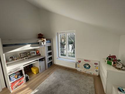 Première chambre à l'étage de l'extension (Yerres 91330)