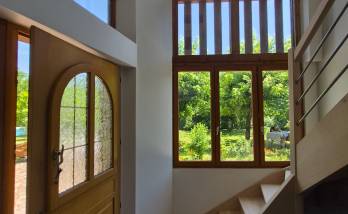 Escalier sur mesure dans une entrée à Vinay