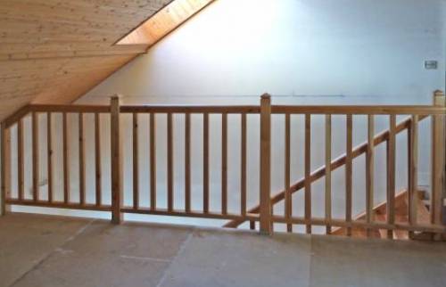 escalier bois avec garde-coprs pour montée aux combles -Vauréal - 95490 -