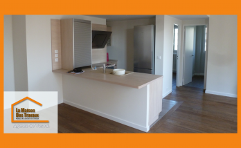 Une vue d’ensemble sur un espace repensé, lumineux et accueillant.