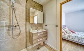 salle de bain attenante à la chambre parentale