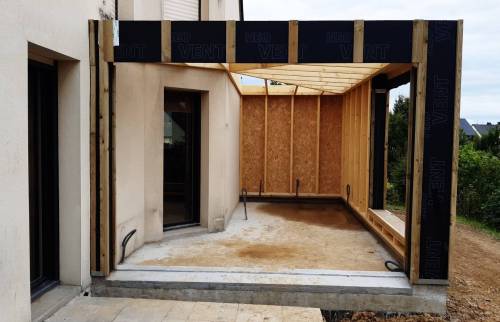 Vue sur l'extension en travaux