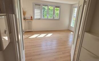  Salon après rafraichissement - proche La Queue lez Yvelines