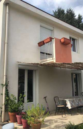 Un crépi moderne et la maison change de style!