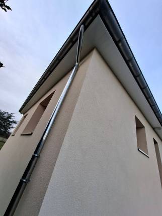 Rénovation énergétique de maison avec installation de dessous de toit en PVC - Ambérien-en-Bugey 01500