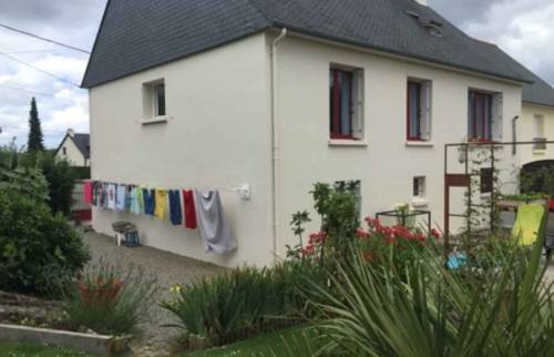 Ravalement de façade et habillage ardoise réalisés à Saint-Pierre-de-Plesguin