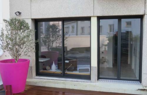 Menuiseries avec volets roulants électriques à commande à distance - Lorient (56100)