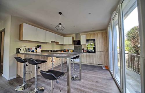 Nouvelle cuisine avec son bar à Montgeron