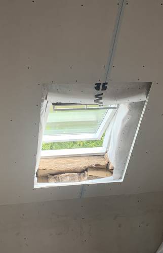 Pose d'une fenêtre de toiture à Iffendic