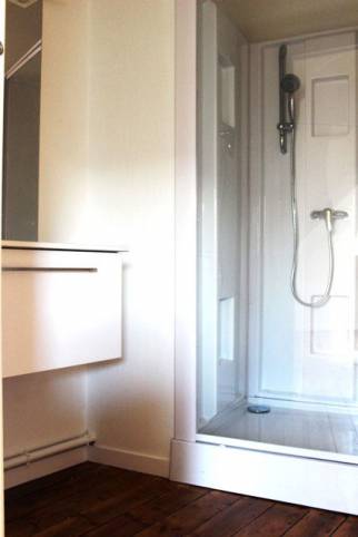 salle de bain sous toiture