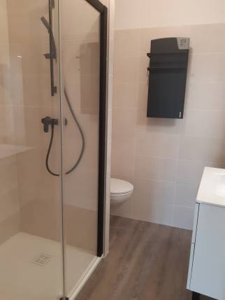 Nouvelle salle de bain dans suite parentale aménagée - Jujurieux 01