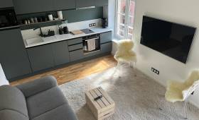Vue plongeante sur l'appartement en duplex