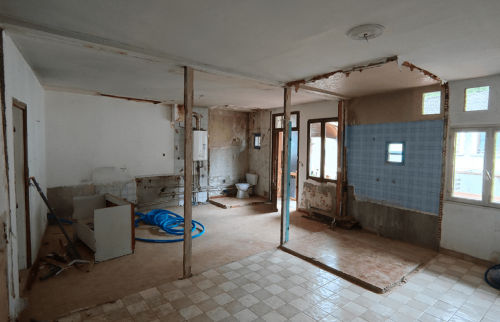 Appartement ancien avant rénovation complète à Voiron