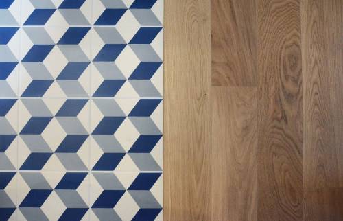 Sol carrelage et parquet entre l'entrée et la cuisine à Palaiseau