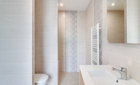 Création d'une salle de bain avec douche à l'italienne à Vertou