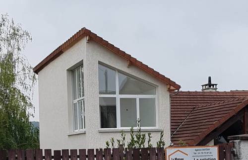 Aménagement intérieur d’une maison d’architecte par La Maison Des Travaux d’Antony-Verrières
