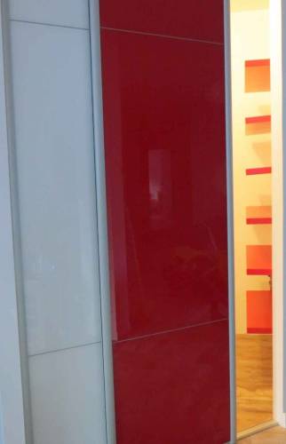 Portes de placard modernes pour dissimuler le cellier - Guidel (56520)