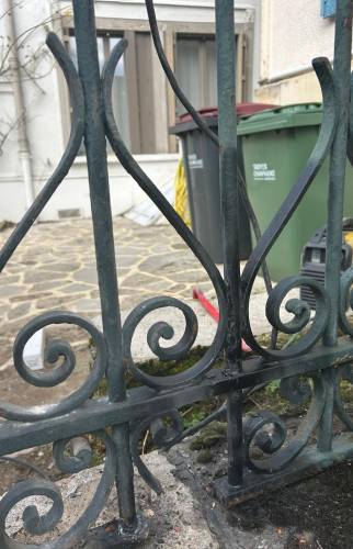 Restauration et repose d’un portail ancien à Troyes avant