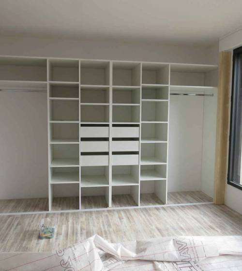Dressing sur mesure dans une chambre
