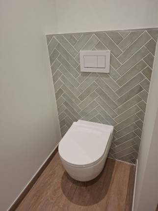 Salle de bain rénovée avec WC suspendus - Ambérieu-en-Bugey 01500