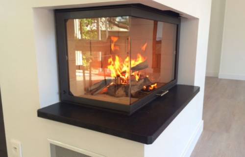 Insert à bois en fonctionnement à Pérignat-lès-Sarliève