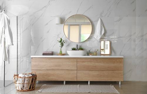 Salle de bain en carrelage : imitation de marbre à Saint-Cloud