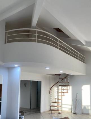 Escalier en colimaçon pour mezzanine, appartement à Dardilly : garde corps cintré