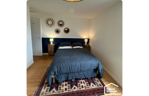 Chambre lumineuse à l'étage 
