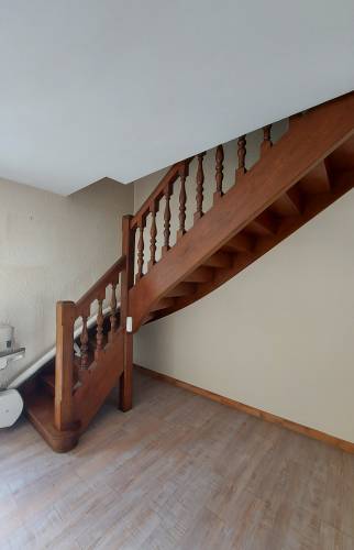 escalier ancien en bois