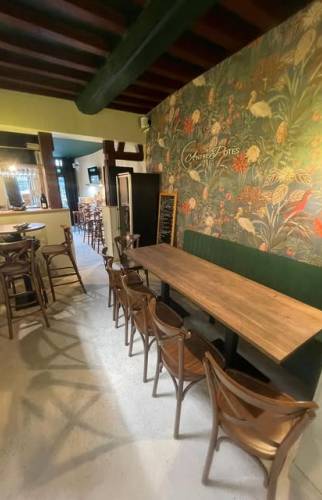 Intérieur du bar avant rénovation à La Guerche-de-Bretagne