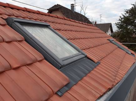Rénovation de toiture et fenêtre de toit à Village Neuf