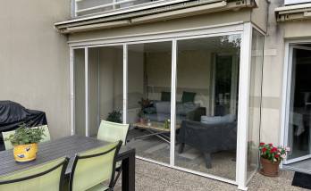 Nouvelle fermeture vitrée avec ouverture en accordéon