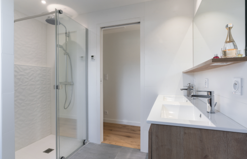 Création salle de bain suite parentale sous les combles à Vertou