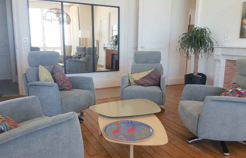 Aménagement du salon - Rénovation appartement à Saint-Enogat