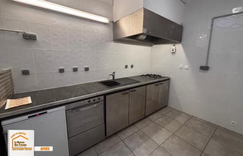 mise aux normes cuisine professionnelle, rénovation rapide restaurant Megève, travaux locaux restauration Haute-Savoie, cuisine professionnelle hygiène sécurité, artisan qualifié rénovation