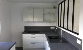 pose d'une verrière pour rénovation d'une cuisine