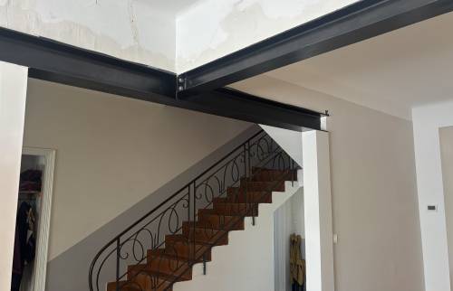Escalier et plafond rénovés La Maison Des Travaux Ales