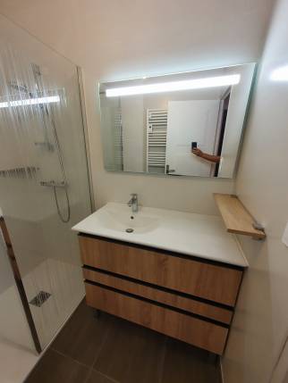 Salle d'eau après rénovation