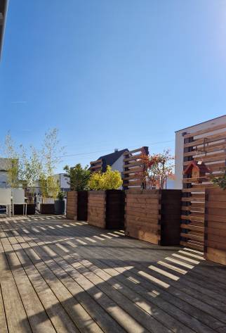 Terrasse bois, brises vues et bac à fleurs à Rixheim