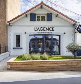 Transformation d'une maison en Agence immobilière 