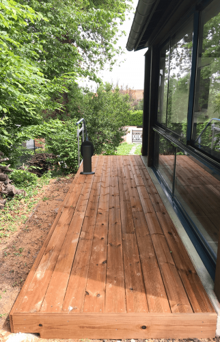 Création d’une terrasse en pin