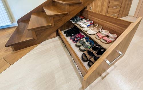 Meuble chaussure sous escalier