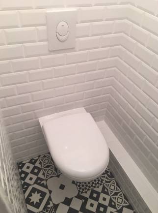 WC-suspendu salle de bain à Montceau-Les-Mines