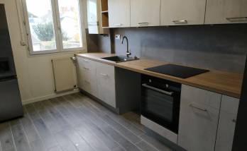 Rénovation de cuisine après mise en peinture générale et pose lames PVC clipsables - Nantes-Nord - 44300 -